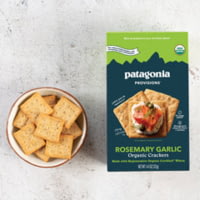Patagonia Organic Rosemary Garlic Crackers - 6 Boxes 098B5708
