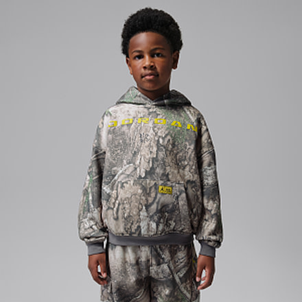 Jordan Jordan Big Kids Brooklyn Realtree Fleece Pullover Hoodie in White 95G268-WAN, White, M, male, 1016056566-00199016237873