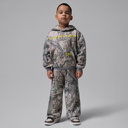 Jordan Jordan Little Kids Brooklyn Realtree 2-Piece Pullover Hoodie Set in White 85G277-WAN, White, 6, male, 1016056509-00199016158512