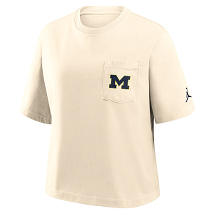 Jordan Michigan Pocket Boxy Nike Womens College T-Shirt in Brown 1JCM15AMWN-RMN, Brown, XS, female, 1015972417-00199138727696