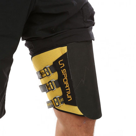 La Sportiva Laspo Knee Pad, Black/Yellow, One Size, 59G-999100-1 SIZE