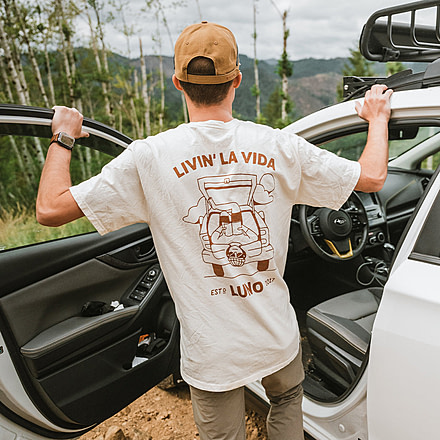 Luno Livin La Vida Luno T-Shirt, Parchment, Small, 6889044836513