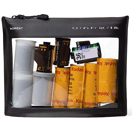 Moment Reusable Travel Film Pouch, Small, Black, 106-187