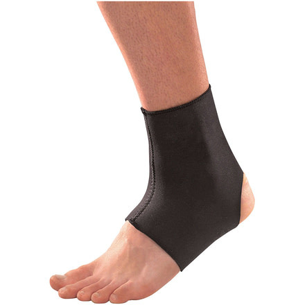 Mueller Neoprene-Blend Ankle Support, Black, Medium, 964MD