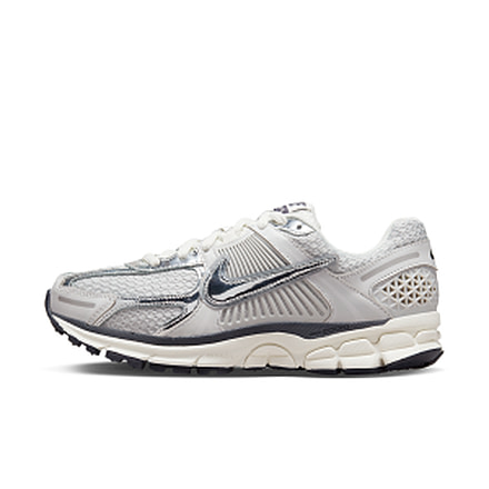 Nike Nike Womens Zoom Vomero 5 Shoes in Grey FD0884-025, Grey, 6, female, 1010130844-00196604822589