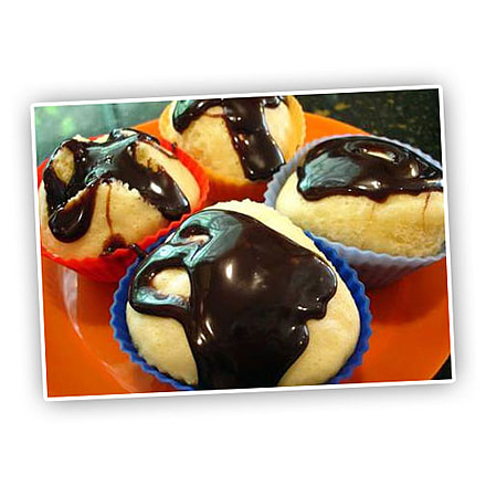 Packit Gourmet Classic Yellow Cake w/Fudge - 2 Person