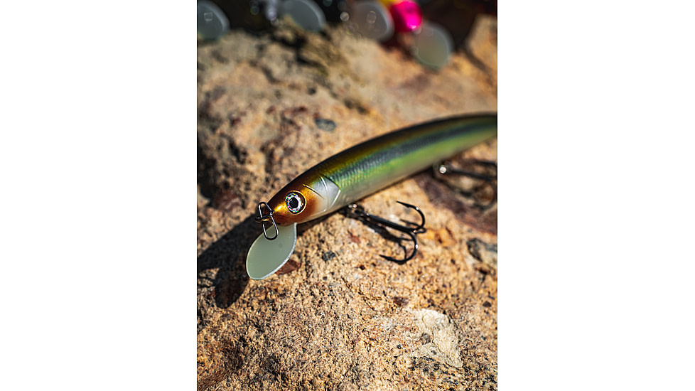 Daiwa HMKL Minnow Steez Custom Jerkbaits Lure, 5.4in, 4/7oz, Ghost Ayu, HM137SPK4