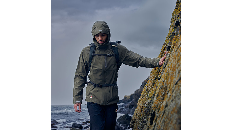 Fjallraven HC Hydratic Trail Jacket - Mens, Laurel Green, Medium, F86984-625-M