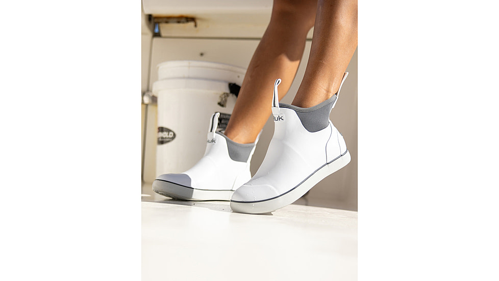 HUK Performance Fishing Rogue Wave Boots - Womens