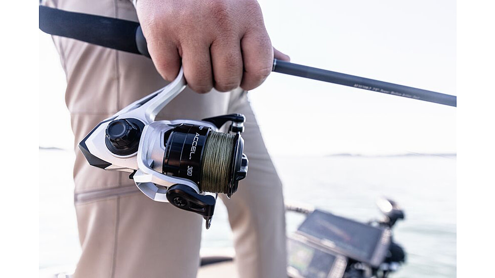 Lews Accel 300 Spinning Fishing Reel