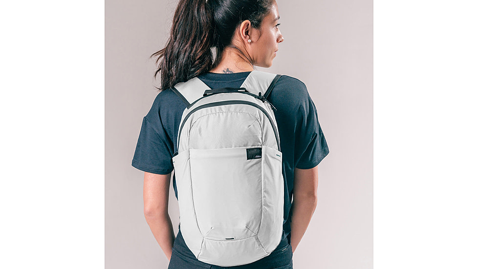 Matador ReFraction Packable Backpack, Arctic White, MATOG2DP01W