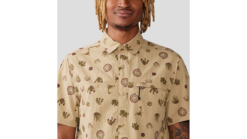 Mountain Hardwear Stryder Short Sleeve Shirt - Mens, Moab Tan Scorpion Print, Extra Large, 2070501214-XL