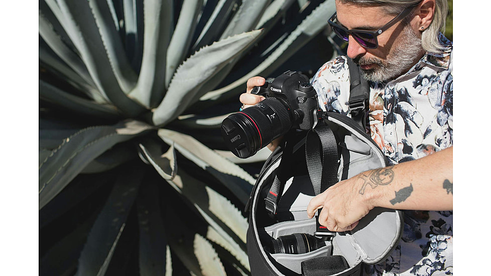 Peak Design Everyday V2 Backpack, 30 Liters, Black, BEDB-30-BK-3