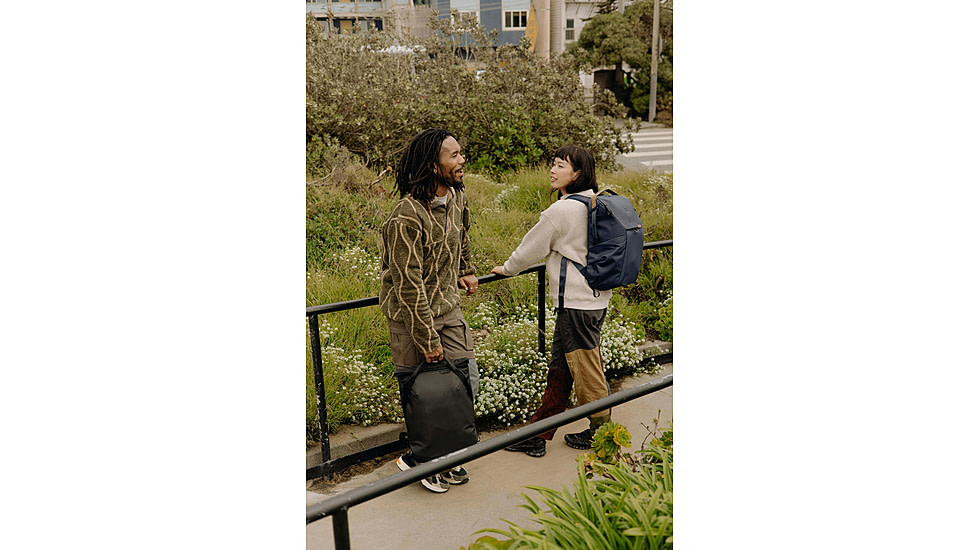 Peak Design Everyday V2 Backpack, 30 Liters, Midnight, BEDB-30-MN-3