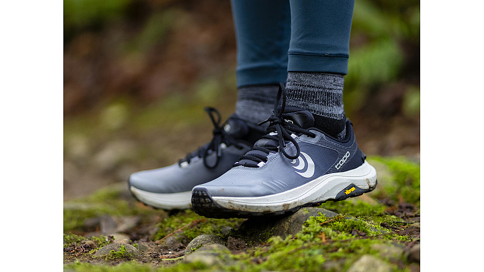 Topo Athletic MT-5 Running Shoes - Womens, Charcoal/Grey, 10, W072-100-CHAGRY