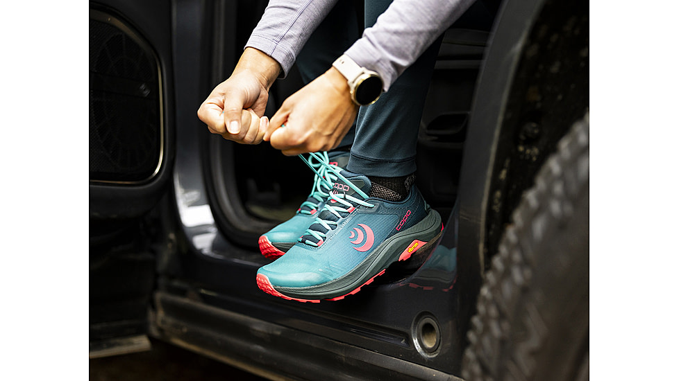 Topo Athletic MT-5 Trailrunning Shoes - Women's, Emerald/Pink, 10, W072-100-EMEPNK