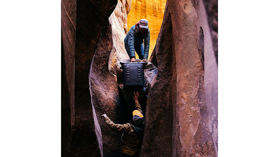 Yeti Hopper M20 Backpack, Big Wave Blue/Navy, 20 Liter, 18060131394