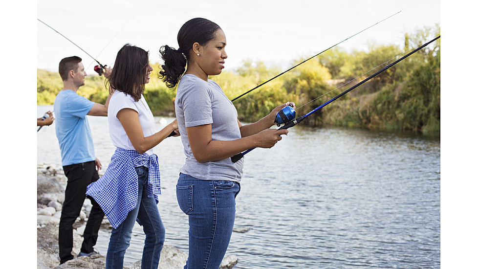 Zebco 33 CustomZ Spincast Reel and Rod Combo, 6ft 2-PC Fiberglass Rod w/ EVA Handle, QuickSet Anti-Reverse Reel w/ Bite Alert, Blue, 33CZBL602MA.NS4