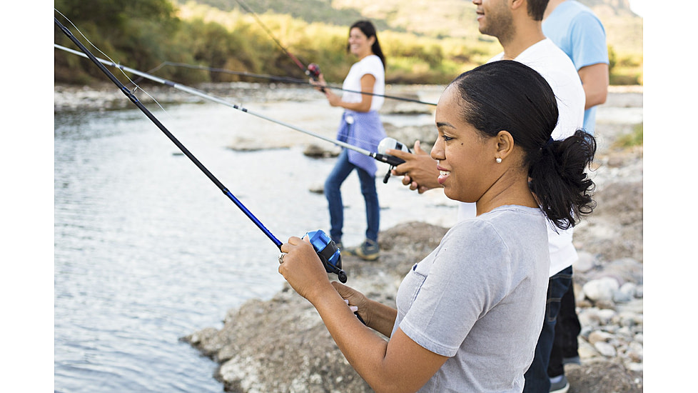 Zebco 33 CustomZ Spincast Reel and Rod Combo, 6ft 2-PC Fiberglass Rod w/ EVA Handle, QuickSet Anti-Reverse Reel w/ Bite Alert, Blue, 33CZBL602MA.NS4