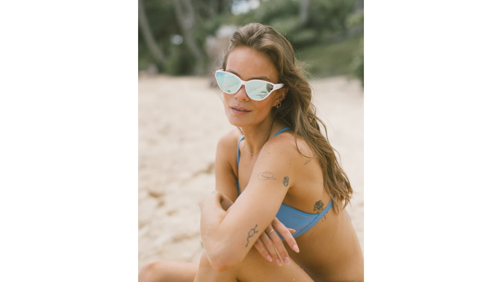 Body Glove Lana Polarized Cat Eye Sunglasses - White B1D32D9F, One Size, White Blue Lens, 10266275.CGR-White