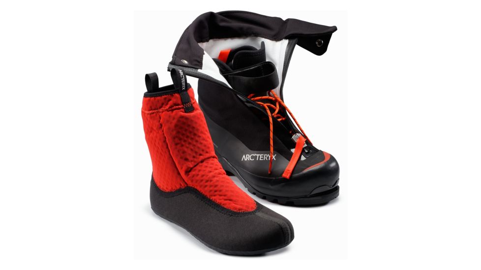 Arc'teryx Acrux AR Mountaineering Boot, Black / Black, 8.5 428153