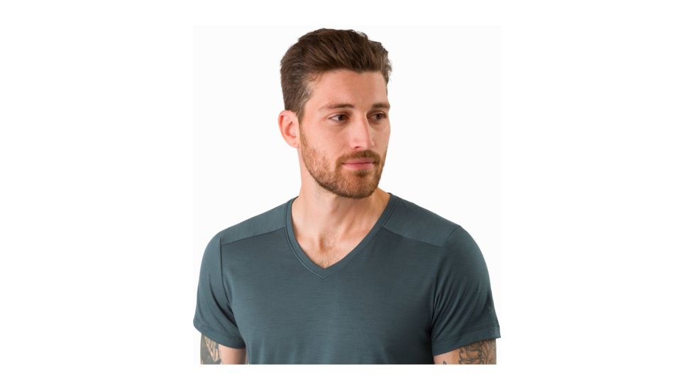 Arc'teryx A2B V-Neck Shirt Short Sleeve - Mens, Neptune, Small, 370726