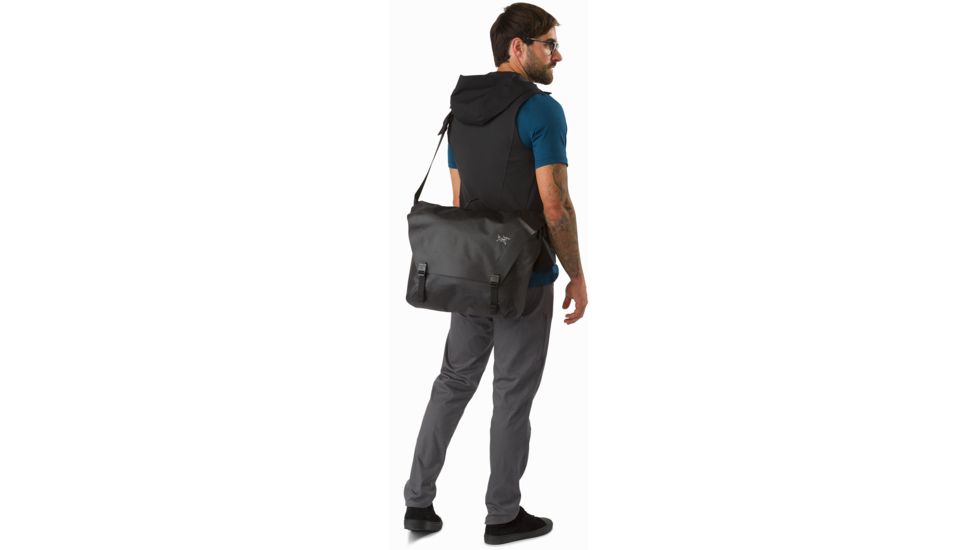 Arcteryx Granville 16 Courier Bag, Black, 369866