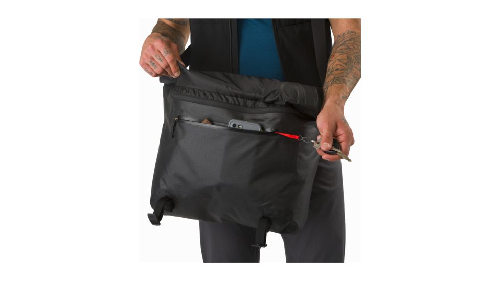 Arcteryx Granville 16 Courier Bag, Black, 369866