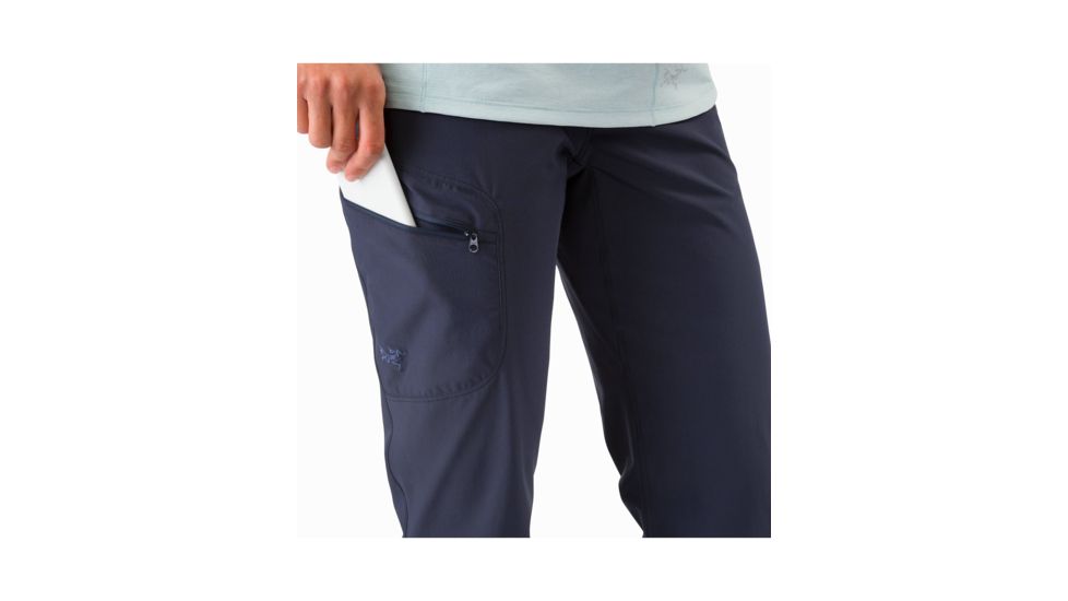 Arc'teryx Sylvite Women's Pant, Black Sapphire, 8 - Regular Inseam, 378706