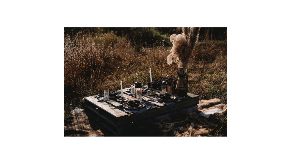 Barebones Enamel Salad Plate Set