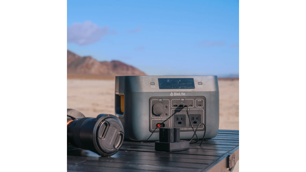 BioLite BaseCharge 600 Portable Power Station, Black, BGA0101