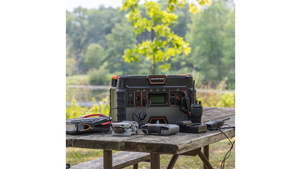 Blackfire-Klein Outdoors Portable Power Station 1500W, Black/Orange, PAC1000