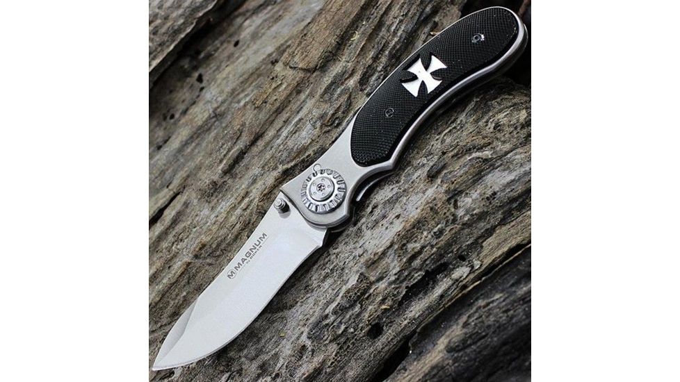 Boker USA Magnum Iron Cross Folding Knife,3.26in 440A Steel Blade,Kunststoff Handle 01RY921