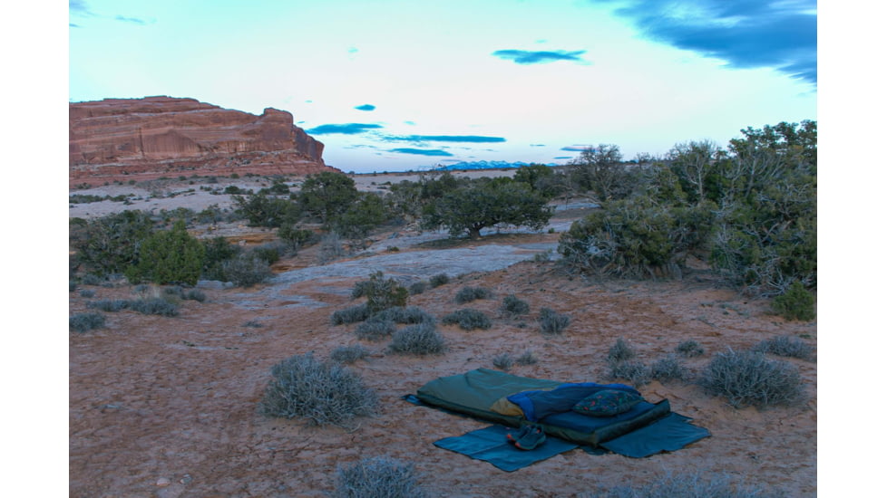 Born Outdoor Badger Bed, Moss Green, Large, BO-BB-MG-30