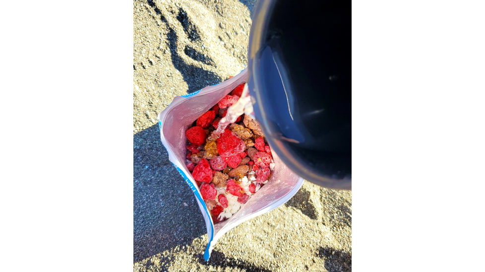 Bushkas Kitchen Yogurt Bowl - Raspberries w/Chocolate Granola, Single Serving, fd-15