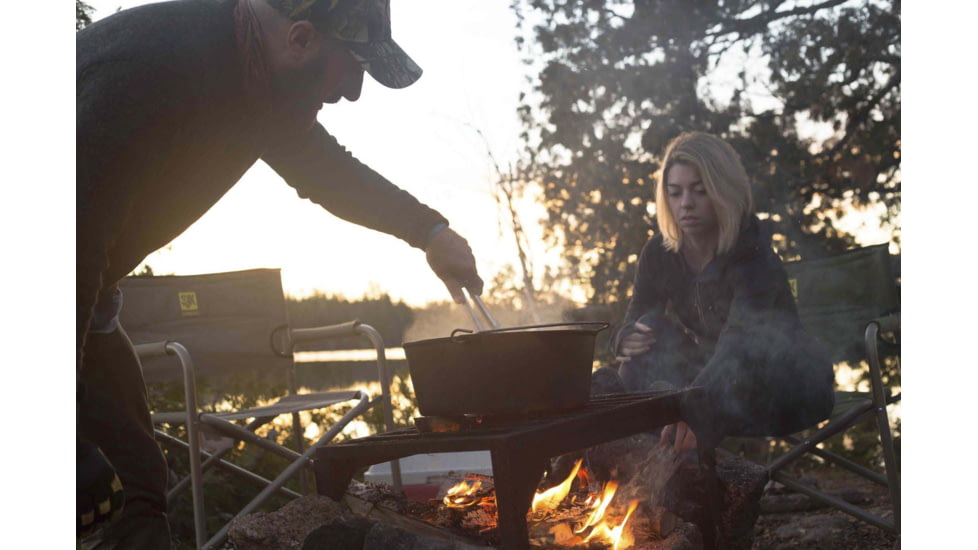 Camp Chef Deluxe 14in Cast Iron Dutch Oven, Dutch Oven 12-quart, 14in Diameter, Black, DO14
