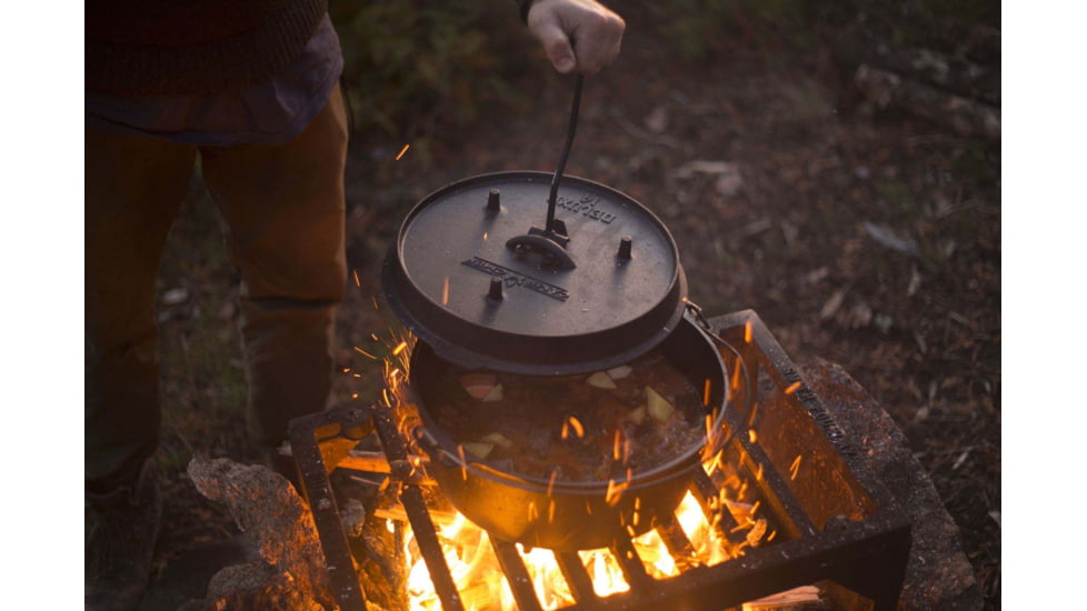 Camp Chef Deluxe 14in Cast Iron Dutch Oven, Dutch Oven 12-quart, 14in Diameter, Black, DO14