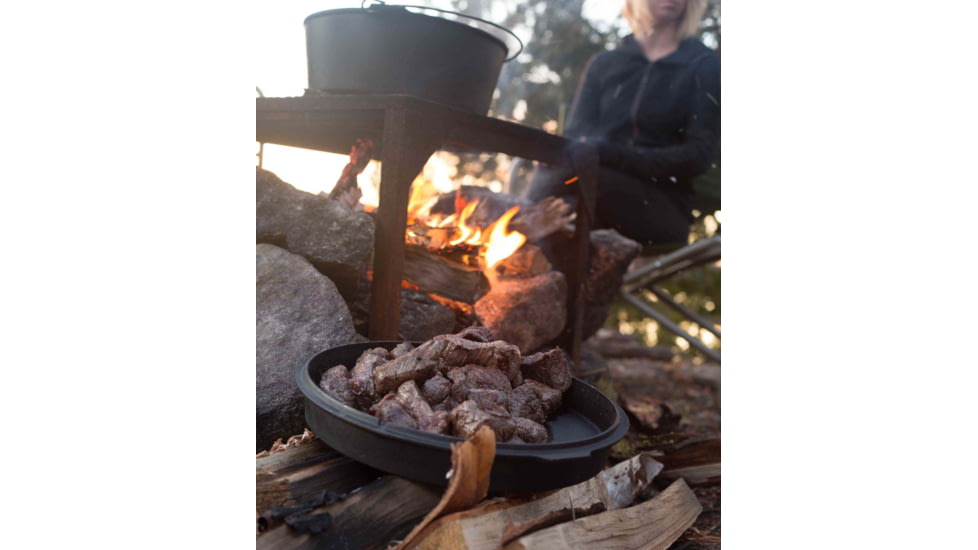 Camp Chef Deluxe Cast Iron Dutch Oven, 6quart Dutch Oven, Black, DO10