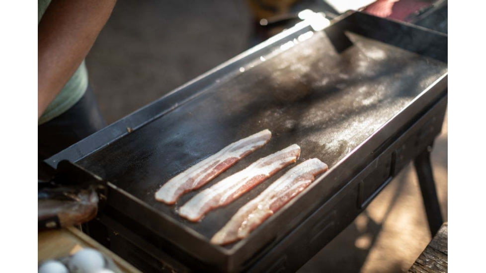Camp Chef Professional 32in x 15in Steel Griddle, 32in Length x 15in Width Griddle, Black, SG60