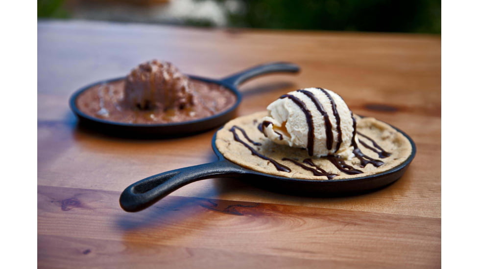 Camp Chef Skookie Cast Iron Pan With Chocolate Chip Cookie Mix, Black, CICS7C