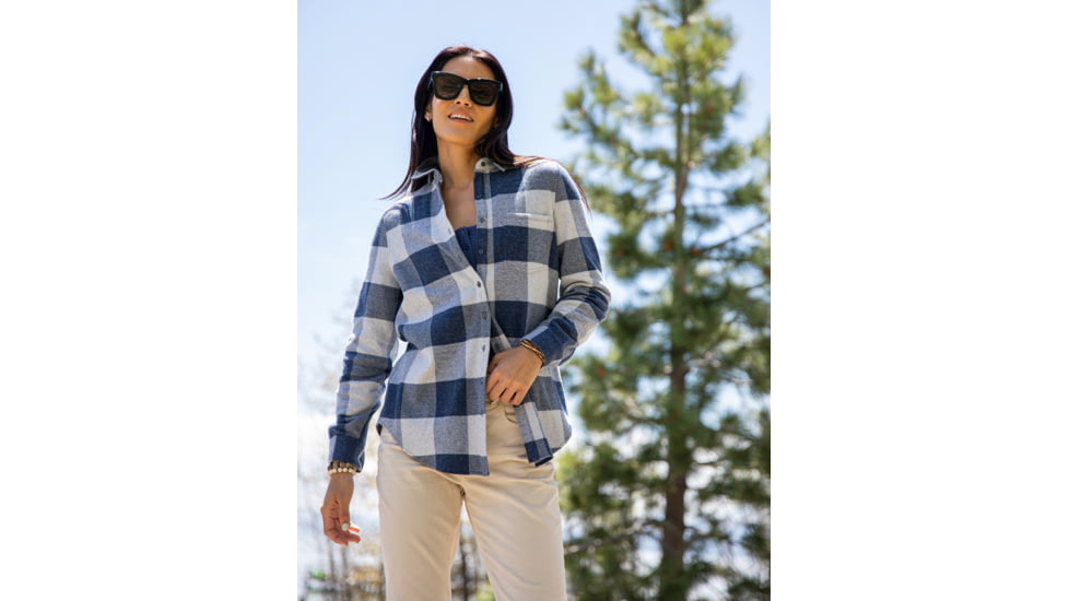Carve Designs Fairbanks Supersoft Shirt - Womens, Navy Plaid, Medium, TKSS70-909-MD