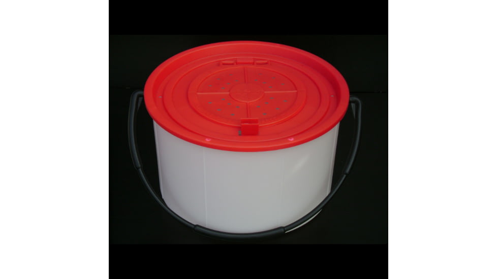 Challenge Plastics Bait Bucket with Lid, 6Qt, 50252