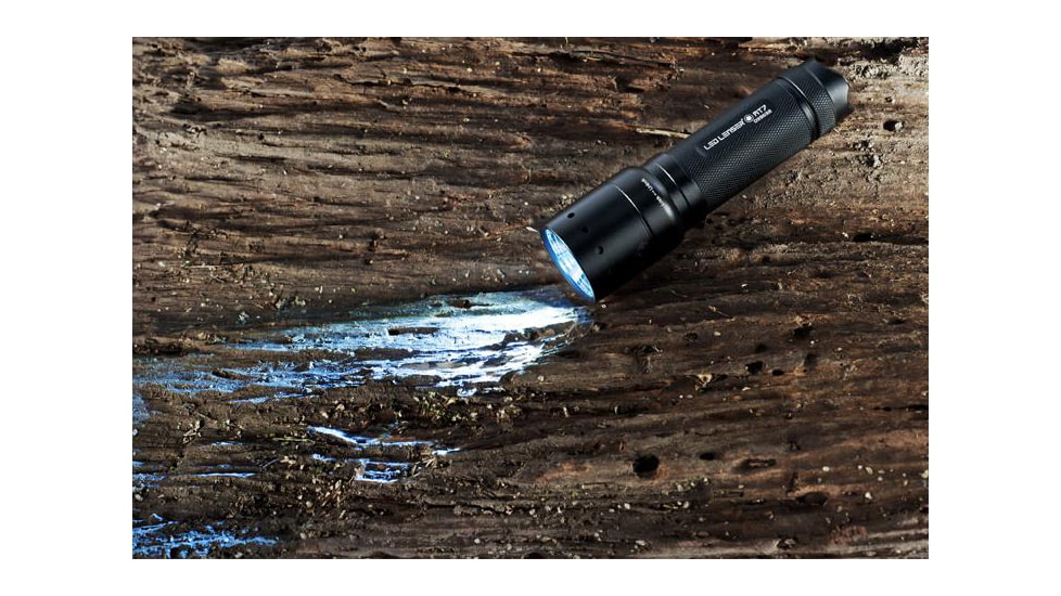 Coast LED Lenser MT7 High Performance Flashlight HP8307T In Use