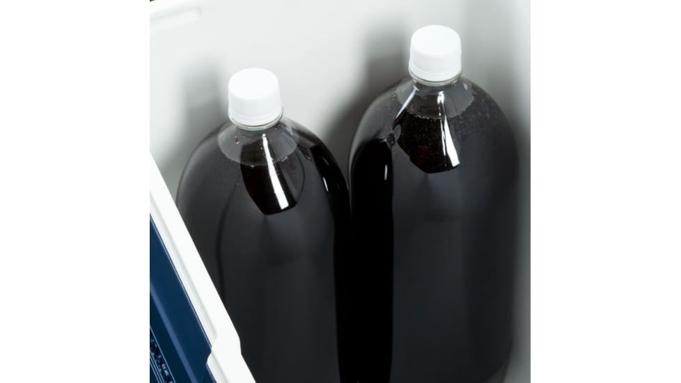 Coleman 30  Quart Cooler 00, 5879, Lid supports up to 250 lbs, Cup Holders, Blue, Holds 38 Cans 3000001842