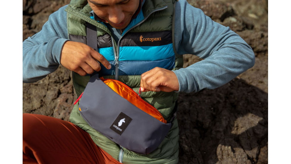 Cotopaxi Coso 2L Hip Pack, Graphite/Mezcal, 2L, HIP-MKI-GRAPH
