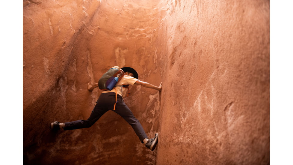 Cotopaxi Luzon 24L Backpack, Del Dia, 24L, LZ-24L-U-DD