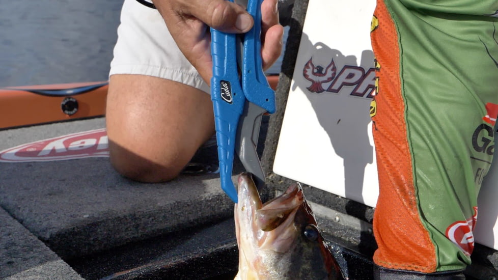 Cuda Fish Gripper with Lanyard, Blue/Grey, 9in, 23077