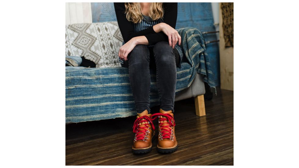 Danner Mountain Light Cascade Hiking Boots - Women's, Light Brown, Medium, 9 US, 209448