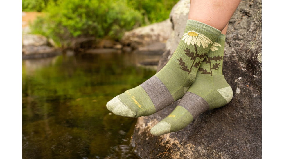 Darn Tough Queen Bee Micro Crew Lightweight Hiking Sock - Womens, Willow, Medium, 1988-WILLOW-M-DARN
