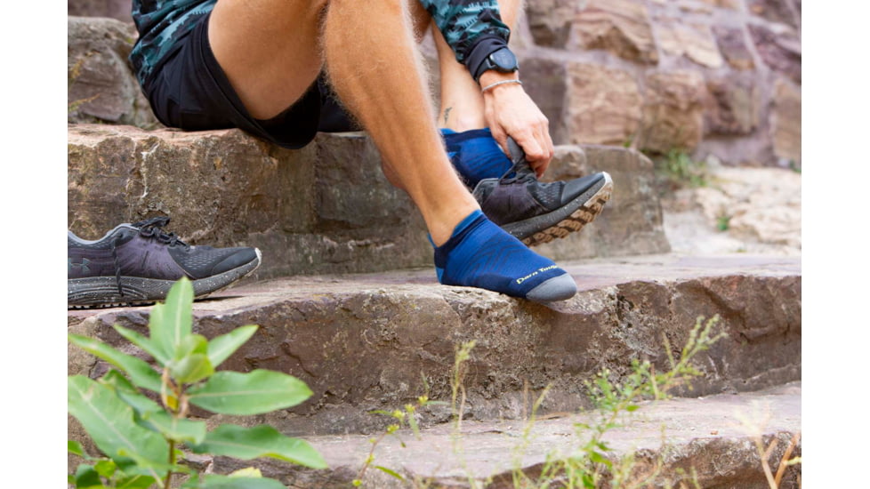 Darn Tough Run No Show Tab Ultra-Lightweight w/ Cushion Running Sock - Mens, Eclipse, Extra Large, 1039-ECLIPSE-XL-DARN